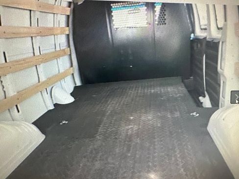 Used 2025 GMC Savana 2500 w/ Driver Convenience Package RWD image 5