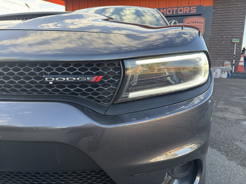 Used 2022 Dodge Charger R/T RWD image 6