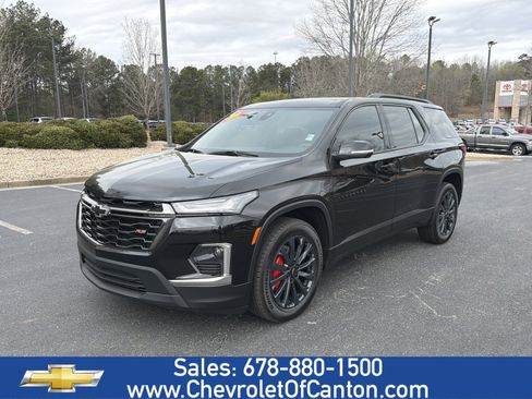 Used 2022 Chevrolet Traverse RS image 1