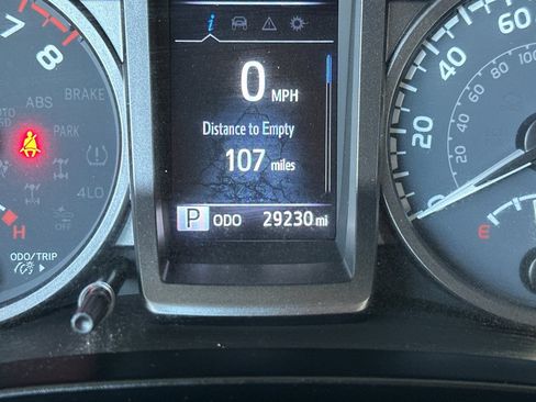 Used 2023 Toyota Tacoma TRD Sport AWD/4WD image 33