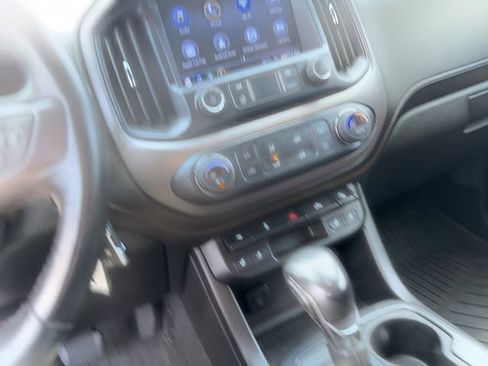 Used 2022 GMC Canyon AT4 image 18