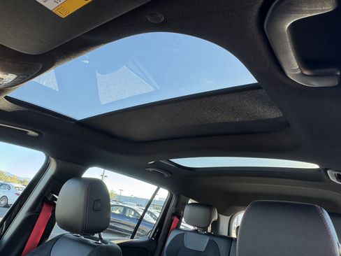 Certified 2025 Mercedes-Benz GLB 35 AMG 4MATIC image 23