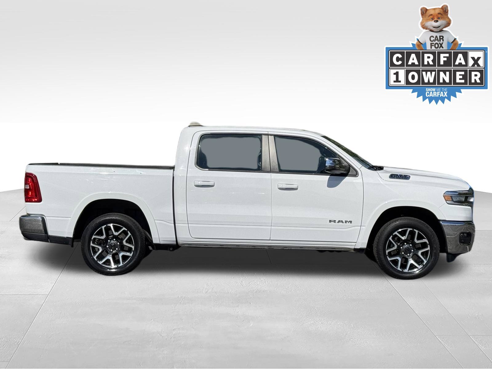 Used 2025 RAM 1500 Laramie AWD/4WD image 3