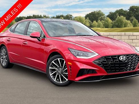 Used 2020 Hyundai Sonata Limited FWD image 2