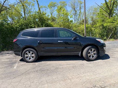 Used 2017 Chevrolet Traverse LT AWD/4WD image 3
