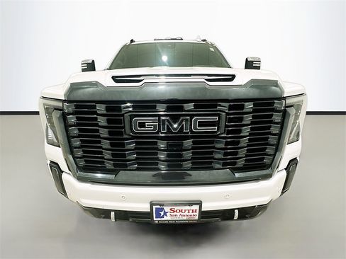 Used 2024 GMC Sierra 2500 Denali Ultimate w/ Max Trailering Package image 2