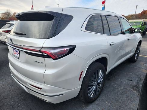 Used 2025 Buick Enclave Avenir w/ Trailering Package, 5000 lbs. image 3