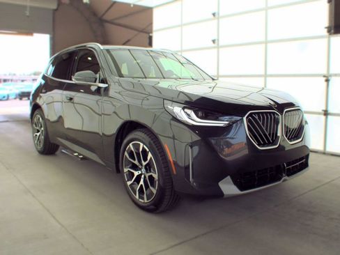 Used 2026 BMW X3 xDrive30i w/ Premium Package AWD/4WD image 3