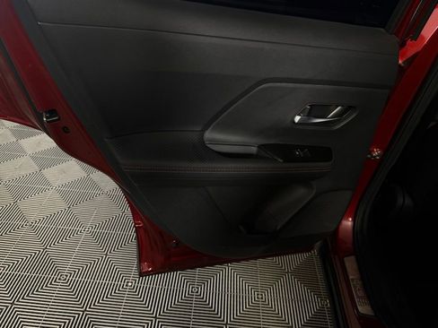 Used 2025 Nissan Kicks SR w/ Illumination Package FWD image 29