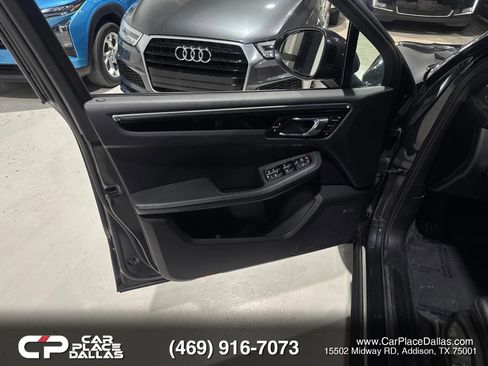 Used 2018 Porsche Macan Sport Edition image 18