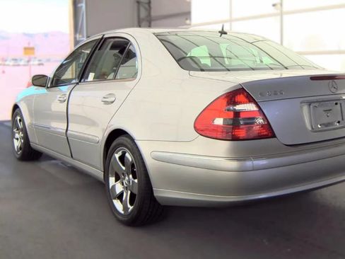 Used 2005 Mercedes-Benz E 320 Sedan w/ Sunroof Pkg image 8