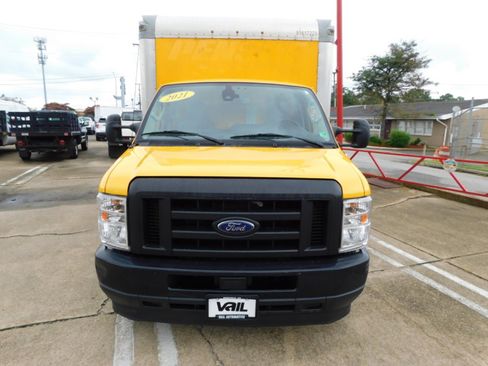 Used 2021 Ford E-350 and Econoline 350 Super Duty image 5