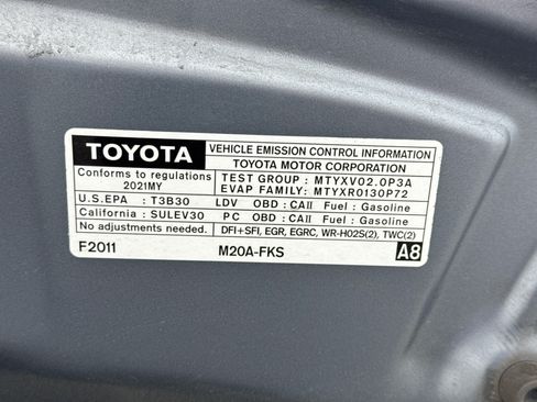Used 2021 Toyota Corolla SE w/ Carpet Mat Package (TMS) FWD image 19