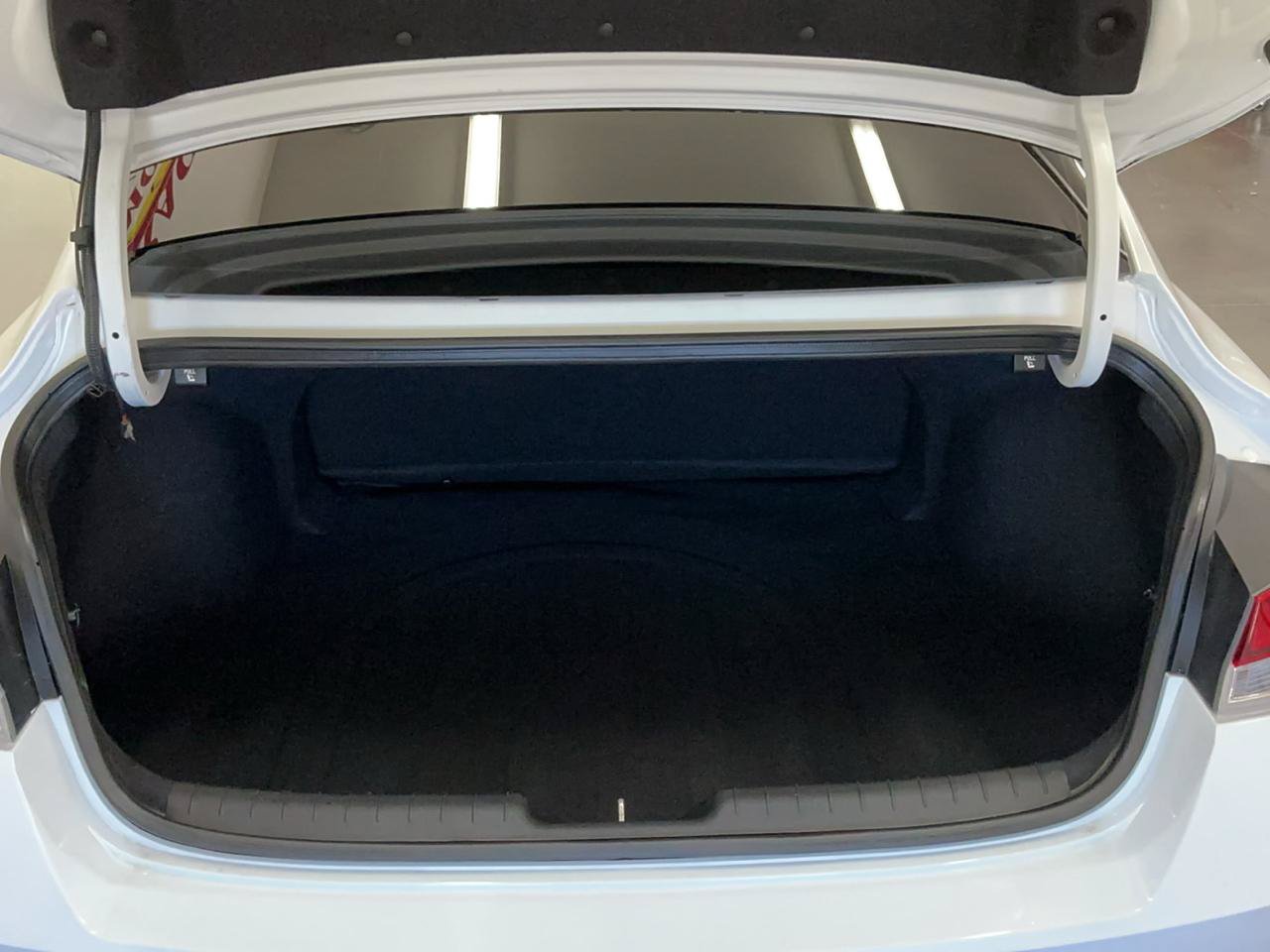 Used 2021 Hyundai Elantra SEL FWD image 13