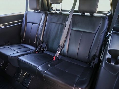 Used 2020 Ford Expedition Max XLT w/ Equipment Group 202A image 28