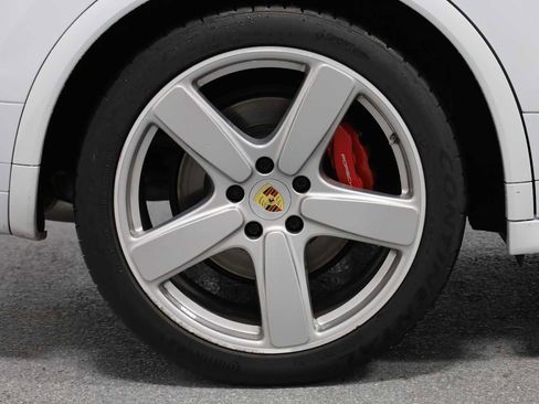 Used 2018 Porsche Cayenne GTS image 46