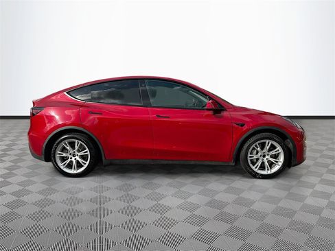 Used 2021 Tesla Model Y 2WD image 5