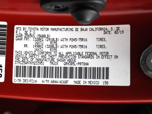 Used 2019 Toyota Tacoma SR5 AWD/4WD image 32