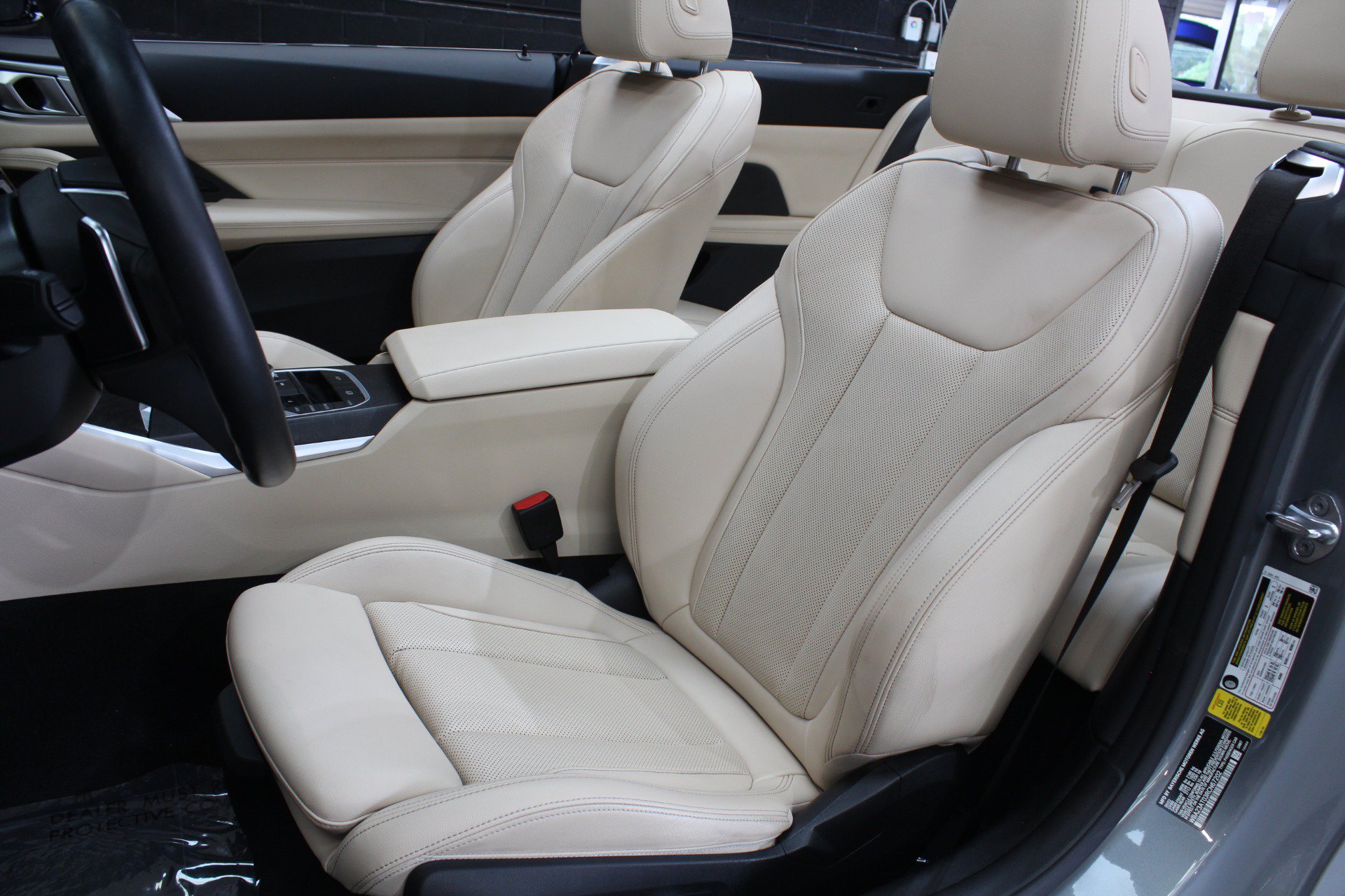Used 2024 BMW 430i Convertible w/ Premium Package RWD image 35