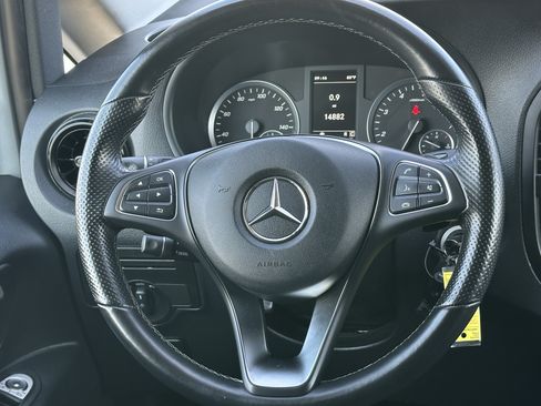 Used 2022 Mercedes-Benz Metris image 21