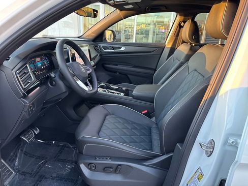 New 2026 Volkswagen Atlas Cross Sport SEL Premium R-Line AWD/4WD image 9