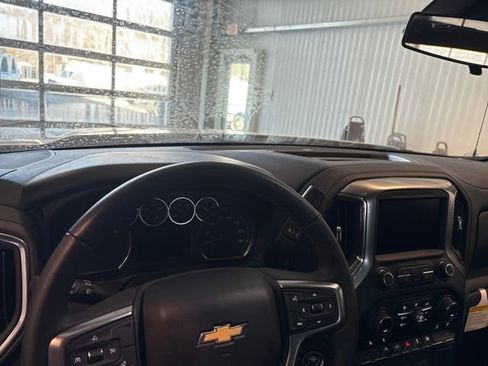 Used 2022 Chevrolet Silverado 1500 LT image 14