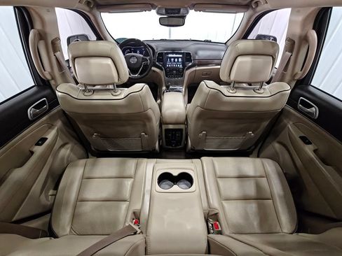 Used 2018 Jeep Grand Cherokee Overland AWD/4WD image 29
