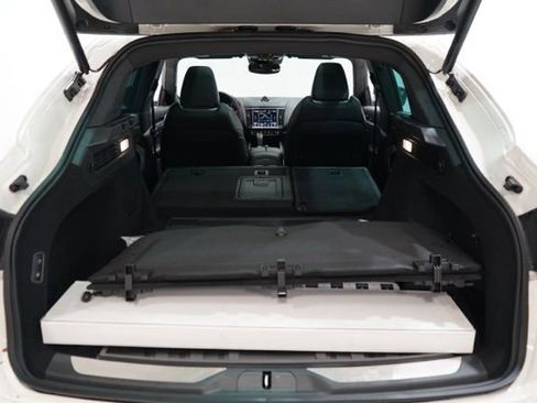 Used 2024 Maserati Levante GT Ultima image 38