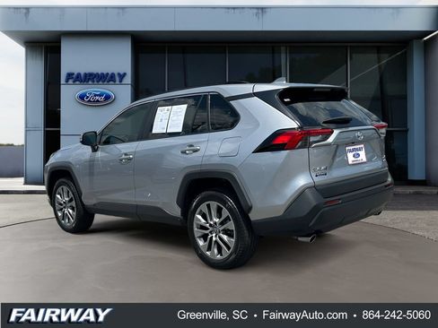 Used 2023 Toyota RAV4 XLE Premium AWD/4WD image 4