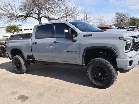 Used 2024 Chevrolet Silverado 2500 LTZ w/ LTZ Plus Package image 5
