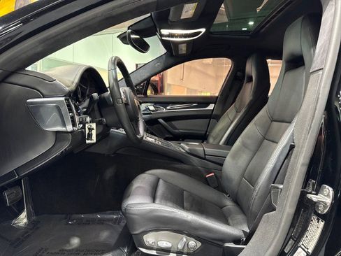 Used 2014 Porsche Panamera 4S Executive image 41