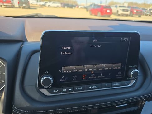 Used 2023 Nissan Rogue SV image 24