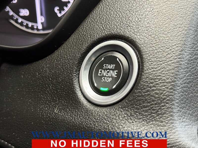 Used 2023 Cadillac XT4 Premium Luxury FWD image 39