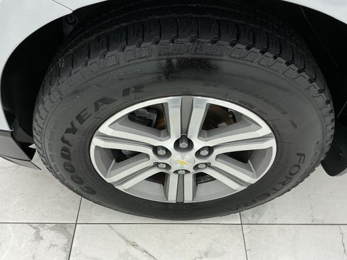 Used 2015 Chevrolet Traverse LT FWD image 51