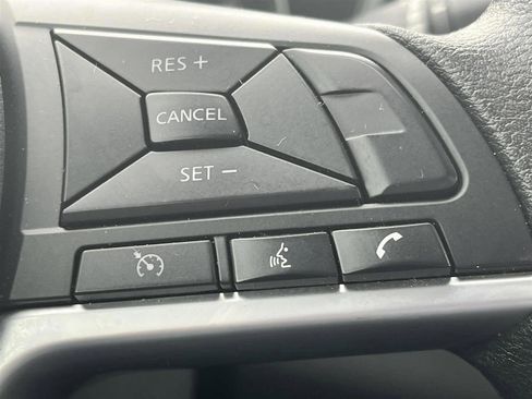 Used 2025 Nissan Altima 2.5 SV FWD image 23