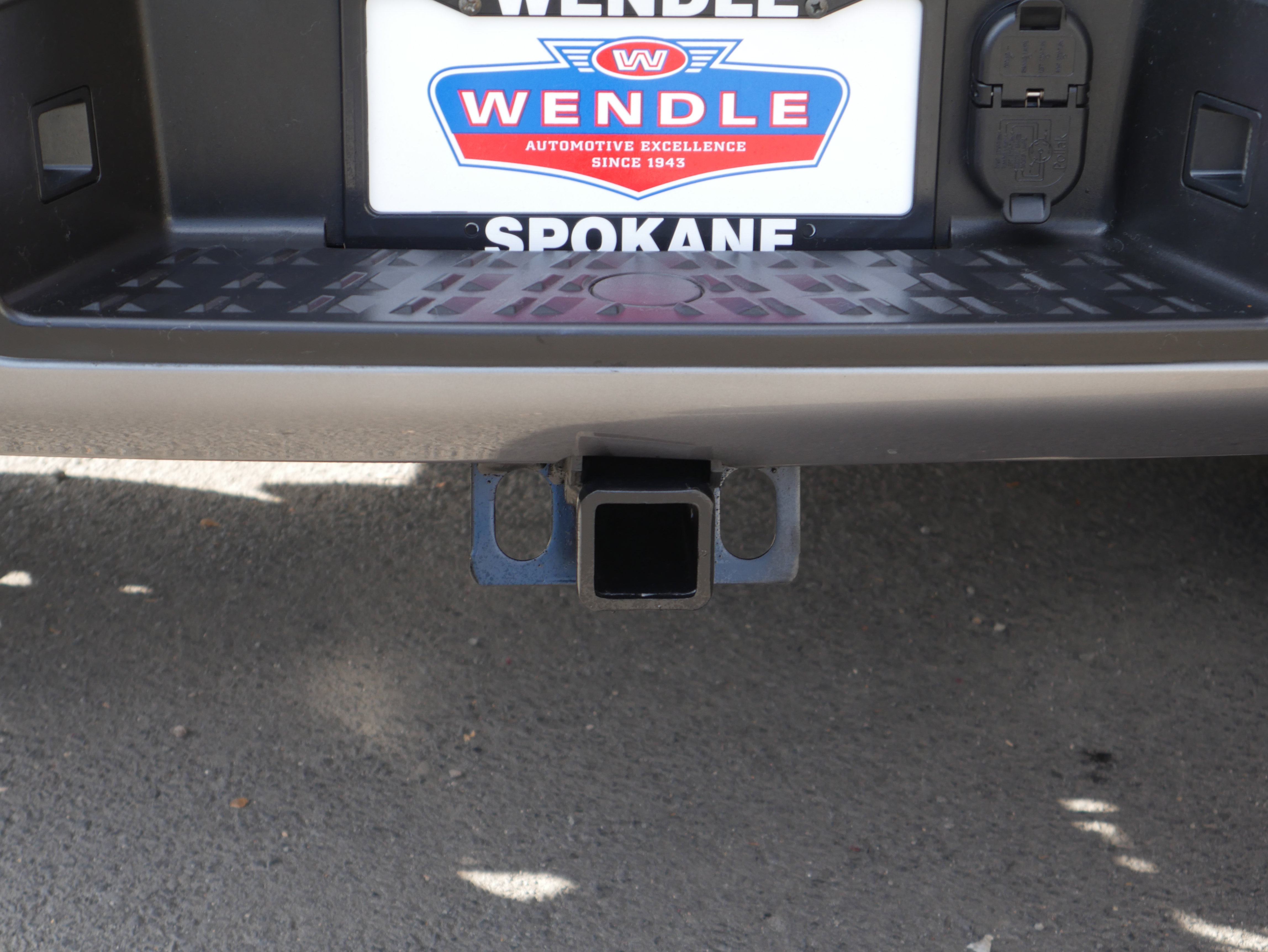 Used 2018 Nissan Titan SV w/ SV Convenience Package AWD/4WD image 21