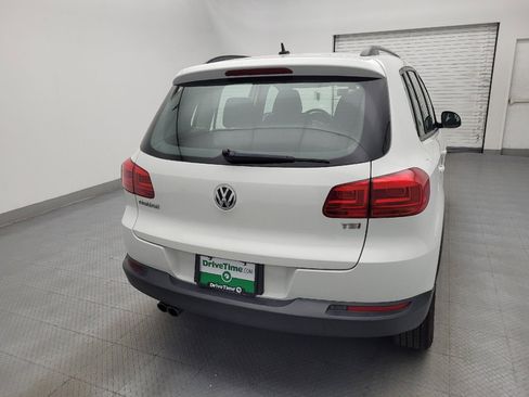Used 2016 Volkswagen Tiguan S image 7