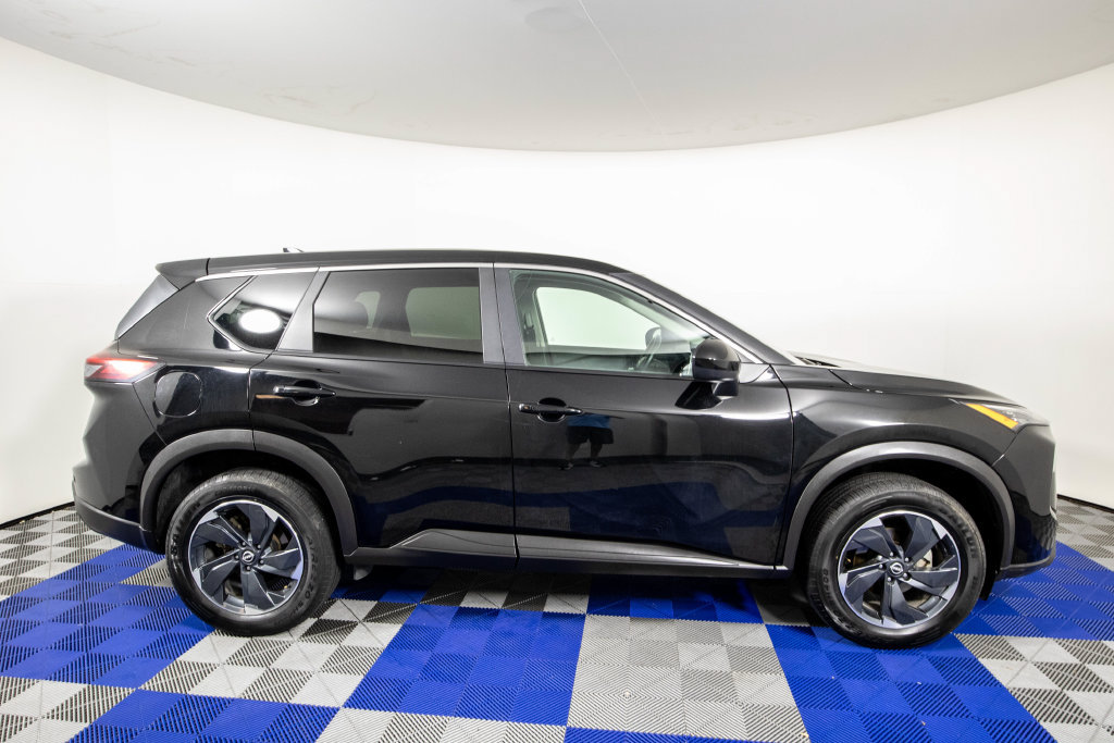 Used 2025 Nissan Rogue SV FWD image 5