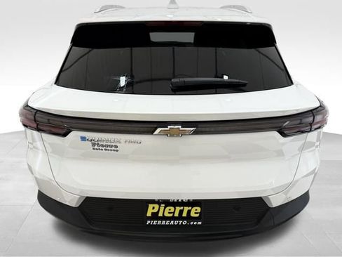 New 2026 Chevrolet Equinox EV LT image 3