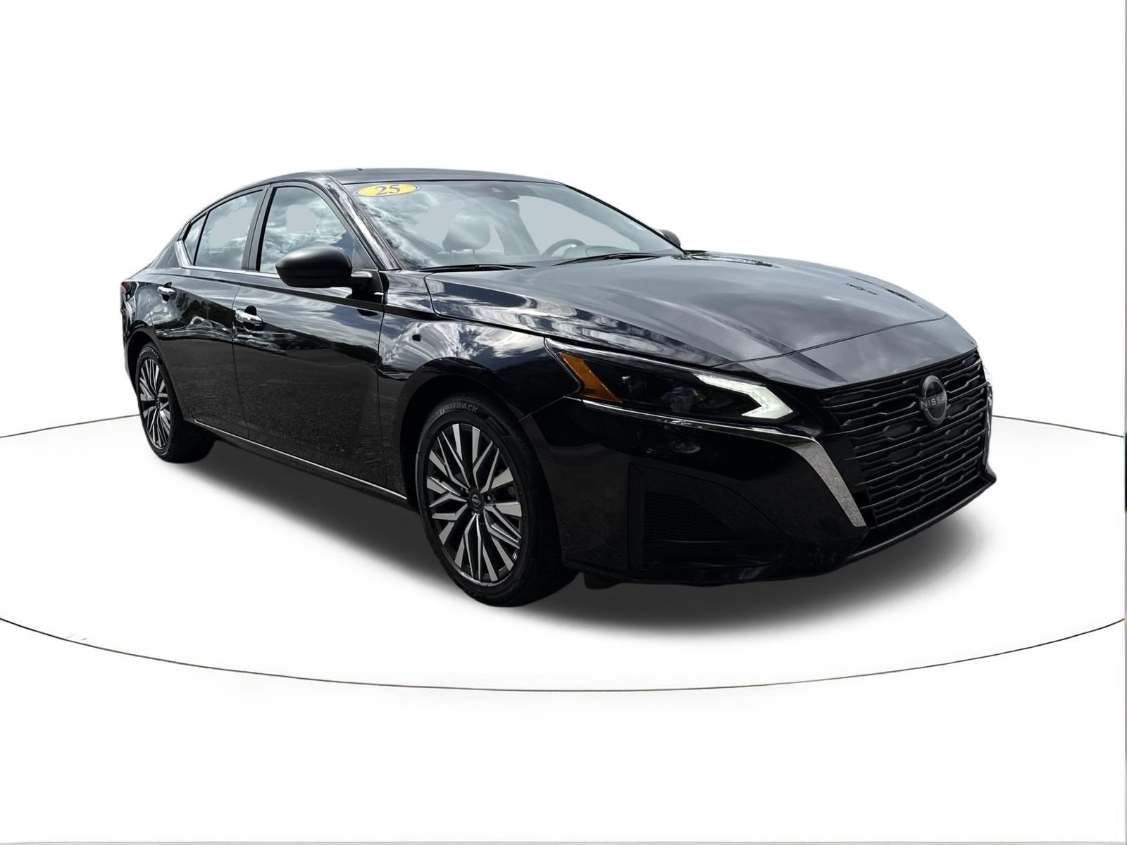 Used 2025 Nissan Altima 2.5 SV FWD image 1