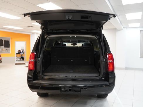 Used 2020 Chevrolet Suburban LT image 10