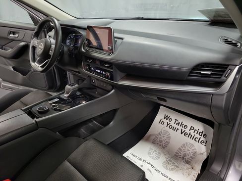 Used 2024 Nissan Rogue SV image 23
