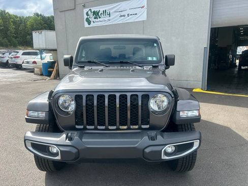 Used 2022 Jeep Gladiator Sport AWD/4WD image 9