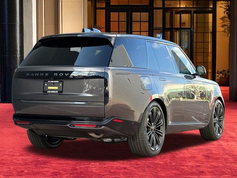 New 2026 Land Rover Range Rover SE image 10
