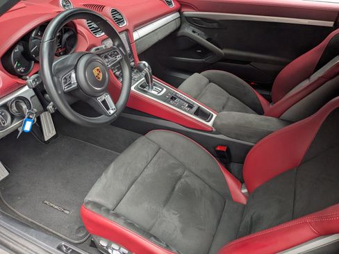 Certified 2021 Porsche 718 Boxster Spyder RWD image 5