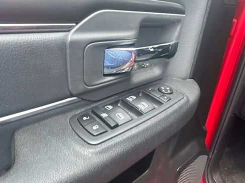 Used 2022 RAM 1500 Classic SLT RWD image 9