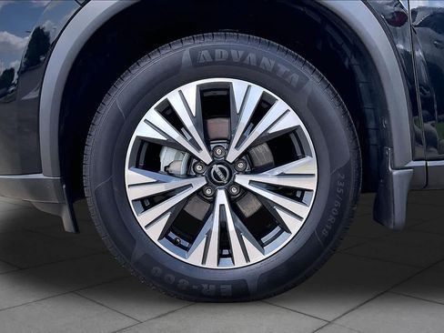 Used 2023 Nissan Rogue SV w/ SV Premium B Package FWD image 10