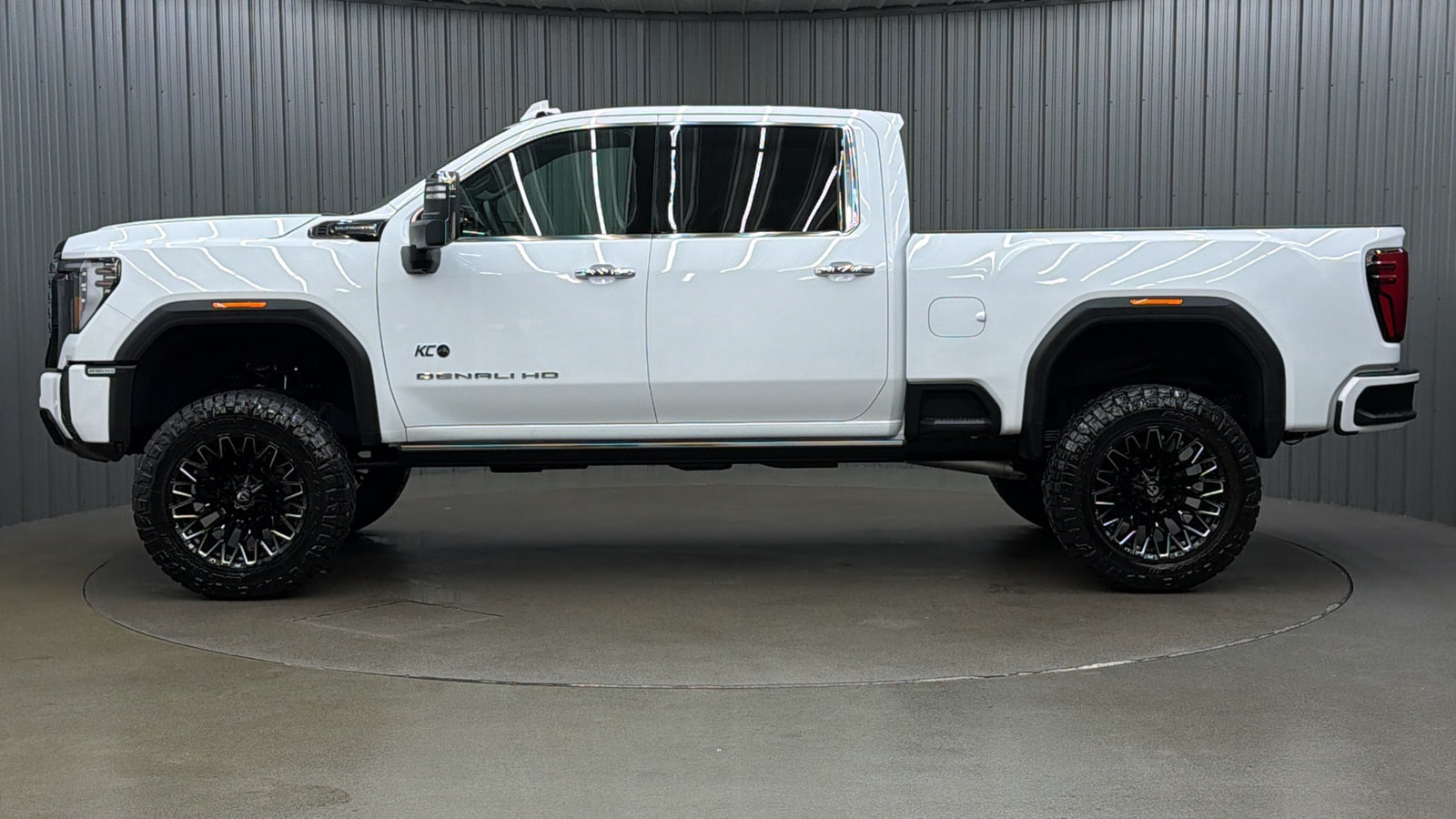Used 2026 GMC Sierra 2500 Denali Ultimate AWD/4WD image 2