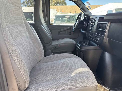 Used 2017 Chevrolet Express 3500 LT w/ LT Preferred Equipment Group image 13