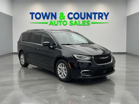 Used 2021 Chrysler Pacifica Touring-L FWD image 8